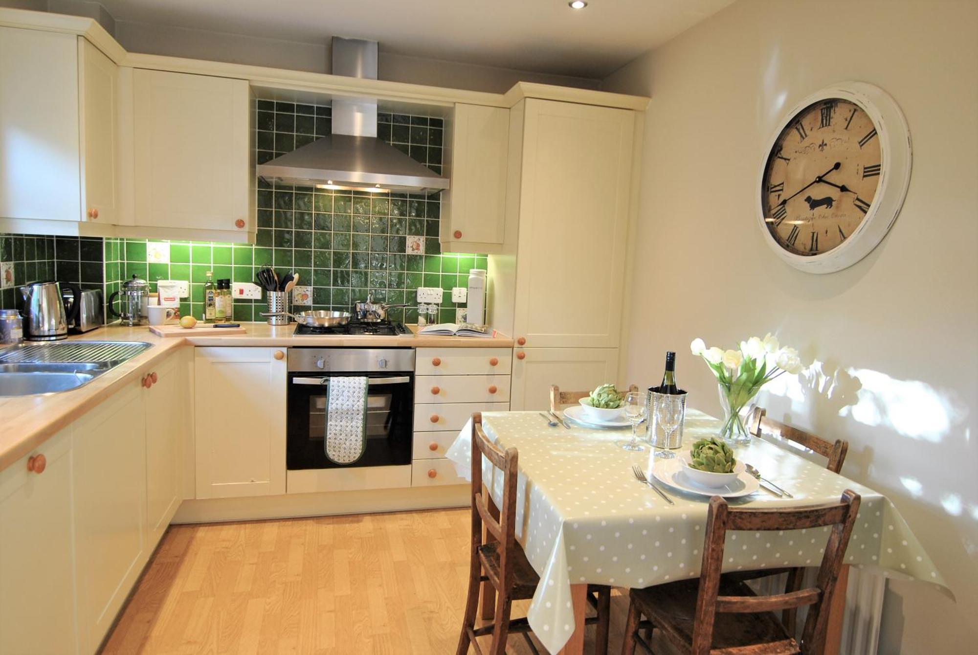 Lord Raglan House 2br With Parking Apartmán